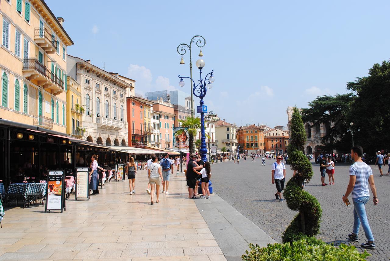 Dreaming Piazza Bra Rooms Werona Zewnętrze zdjęcie